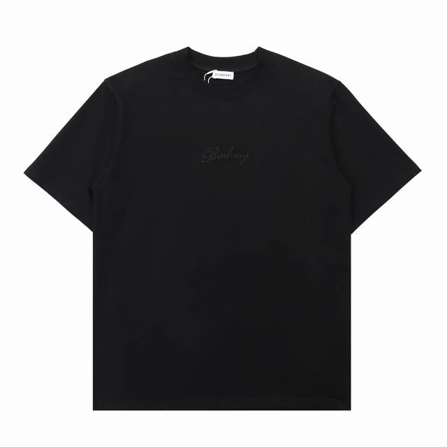 120 顶级版本 品名: Burberry巴宝莉 格纹刺绣Logo休闲圆领短袖T恤尺码：S-Xl版型: 宽松版型颜色：黑色 白色面料: 定制290克双纱高密度纯