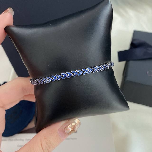 160 RMB High-quality Apm Monaco Hiver series deep blue wheat woven heart-shaped
