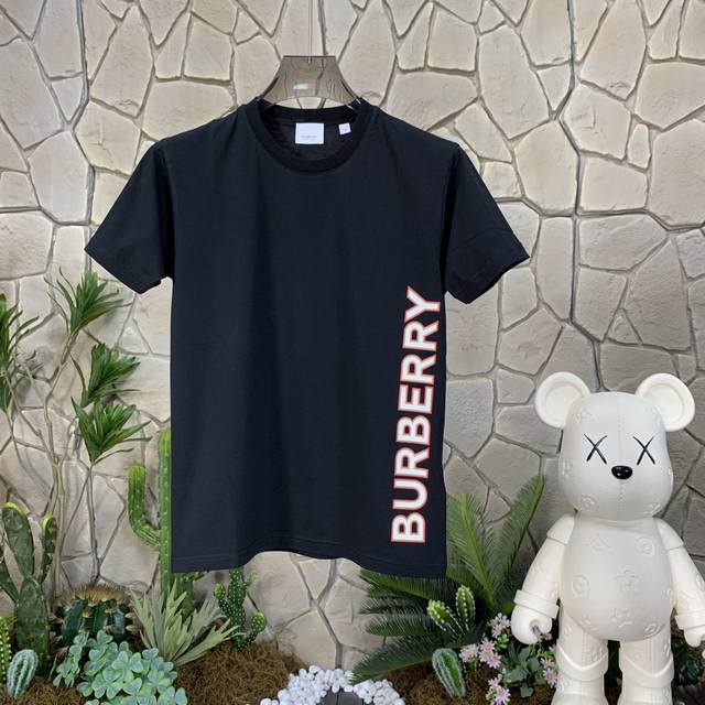 panda版本!供货 100 #代购级巴宝莉 Burberry博柏利 字母Logo印花宽松短袖 袖T恤 男女同款 黑色秒杀市面上一切版本只能说根本就不是一个级别 panda版本!供货 100 #代购级巴宝莉 Burberry博柏利 字母Logo印花宽松短袖 袖T恤 男女同款 黑色秒杀市面上一切版本只能说根本就不是一个级别