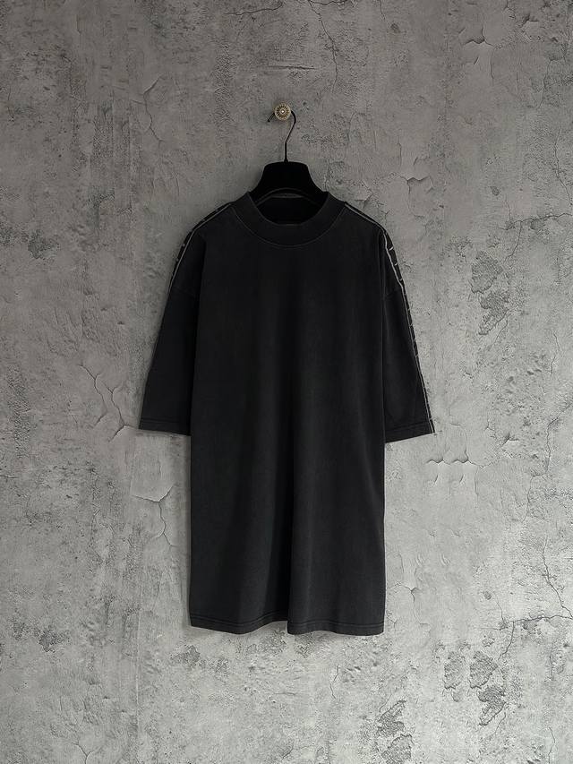 巴黎世家 Balenciaga提花串标短Tp100颜色:洗水黑尺码：Xs-L