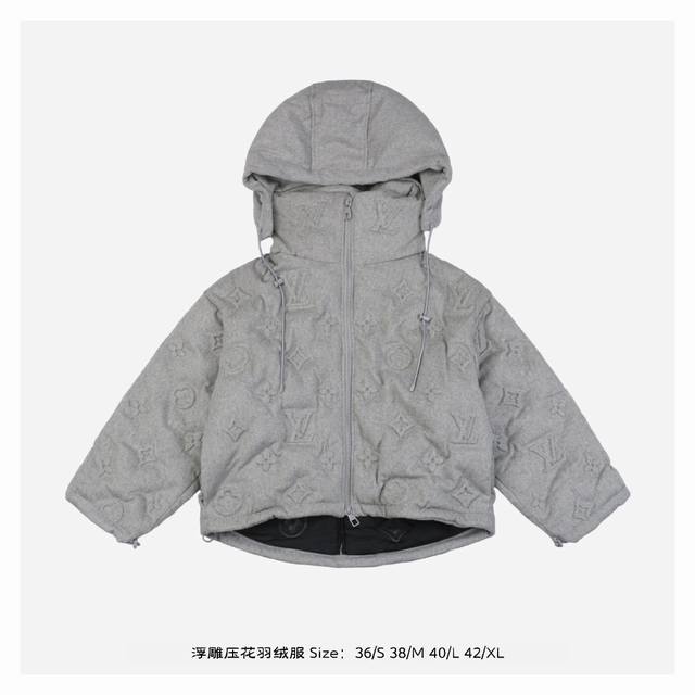 1160 85-10.Io1V 22Fw Embossed Down Jacket - Comes with Dust Bag. The fabric is 7