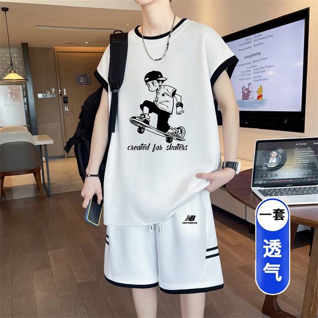 上新110 新百伦 Nb新款棉短袖套装 韩版宽松休闲短袖 版型宽松 上身显瘦 处理更是维持了的特色 十分耐看 衣服上身舒适好看 裤型是宽松直筒设计 可修饰拉长