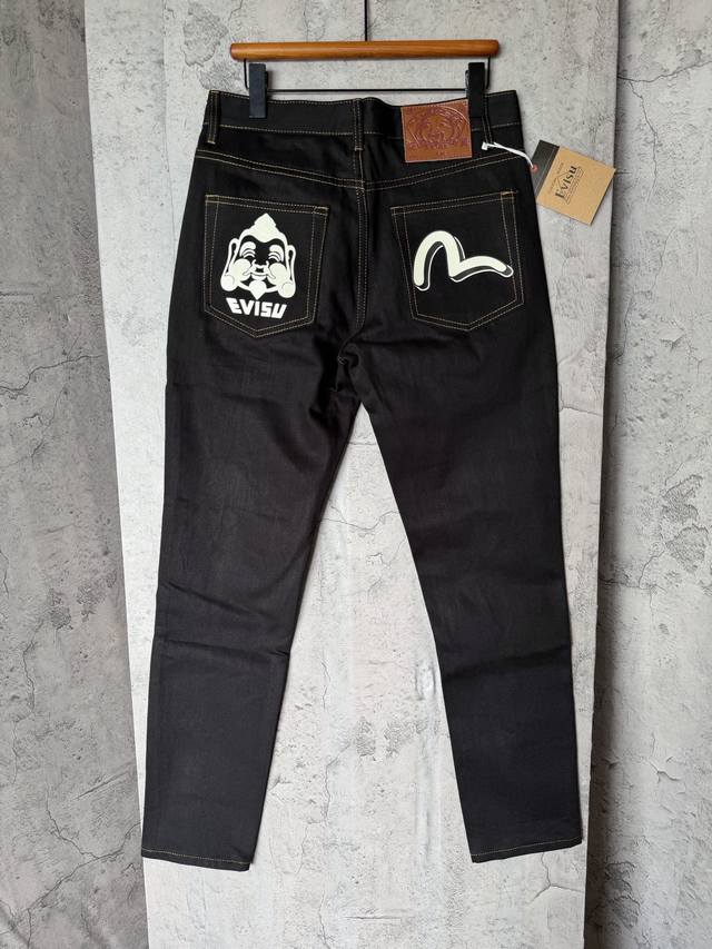 6069 p140Evisu 福神 硬挺修身 印花牛仔裤 颜色：黑色 试穿：身高175 120斤 M码 试穿：身高180 160斤 Xl码尺码: S M L X