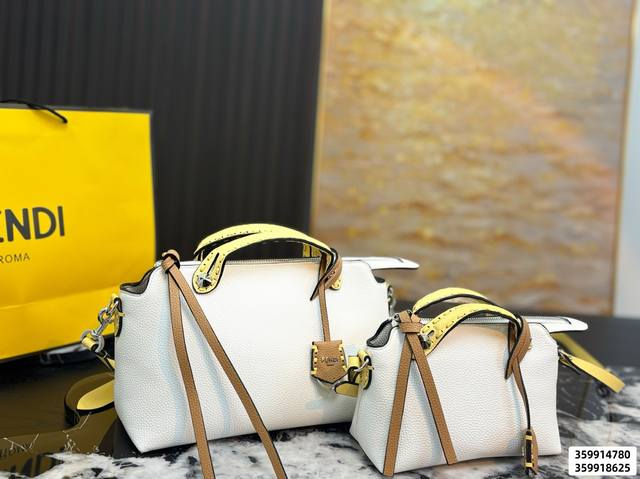 p300 p290 Fendi By The Way Boston bag. The leather is soft and exudes a high-end