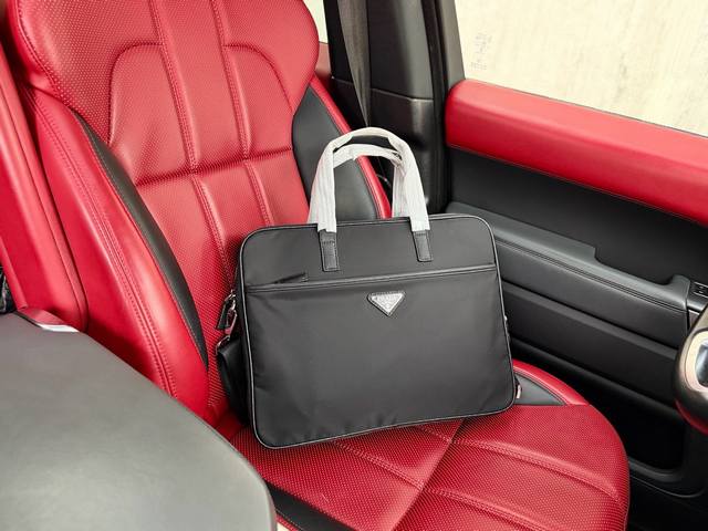 p270 高端货 “ prada ”普拉达公文包普拉达斜挎包 prada男士手提包公文包 电脑包 斜挎手提包 顶级进口原厂面料高清五金Logo标志、专用里内里。