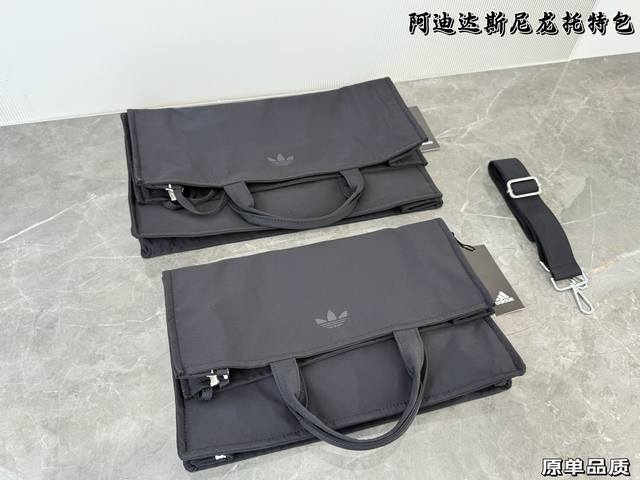 无盒 p270 p270Adidas阿迪达斯新款系列尼龙托特包任何搭配都能够轻松驾驭低调有质感 集美必入款Gsize：43*48 大 Size：36*41 小