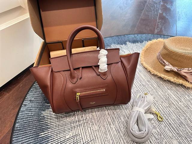 ID3349323Fff, cowhide version p300, gift box packaging, size 30cm. Celine New Lu