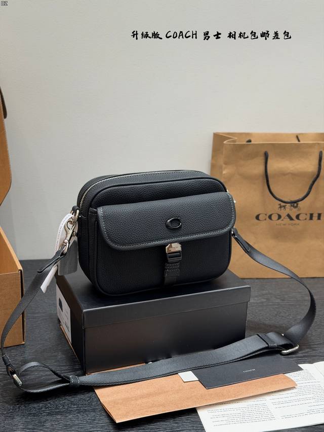 p250 Coach new black messenger bag with gift box. A camera bag that guys will lo