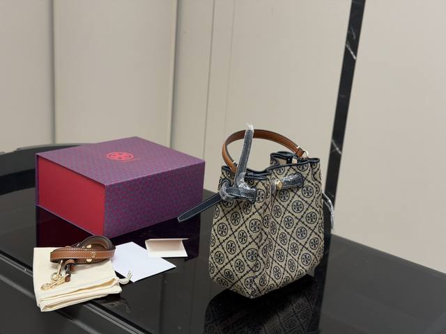 ￥p330 配盒托里伯奇Tory Burch｜复古水桶包女孩子真的永远为好看的包心动复古格调 时尚与经典的完美邂逅爱Tb不解释尺寸:22.23Cm