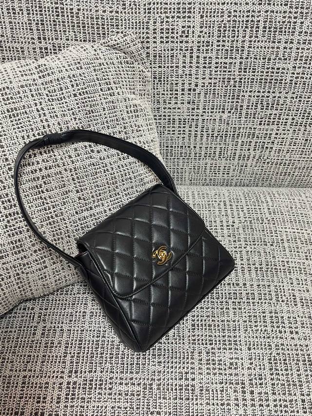 Chanel Vintage 蝴蝶结Kelly尺寸:22X8.5X20Cmp1140