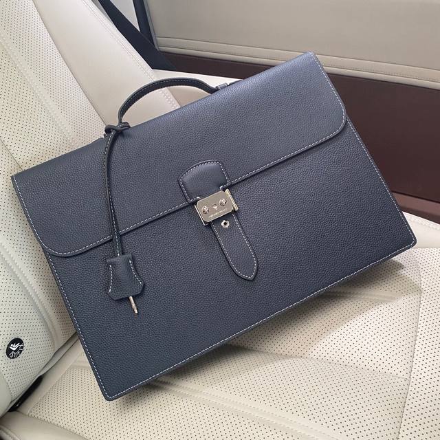 p660HermèS 爱马仕 Carabanolizontal 时尚潮流指纹锁休闲包顶级高端原版货 进口头层小牛皮实力打造 时尚个性纯手工 皮质手感绝对Ok 搭