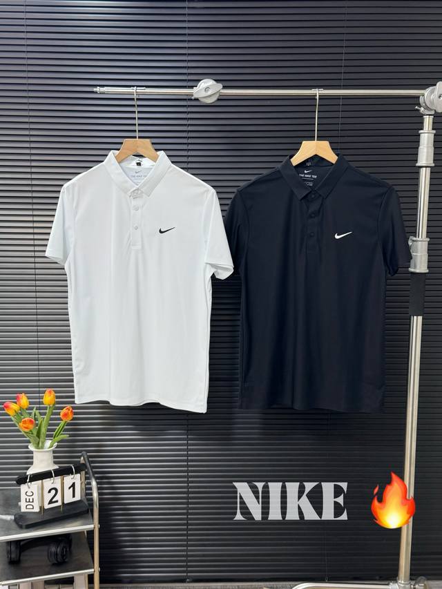 200 Nike 耐克 夏季男士冰丝凉感无痕纯色刺绣T恤polo衫 都市轻量与运动机能的精妙平衡!利落翻领剪裁,宽松适中版型,上身随性不臃肿,专为日常通勤、周末 200 Nike 耐克 夏季男士冰丝凉感无痕纯色刺绣T恤polo衫 都市轻量与运动机能的精妙平衡!利落翻领剪裁,宽松适中版型,上身随性不臃肿,专为日常通勤、周末