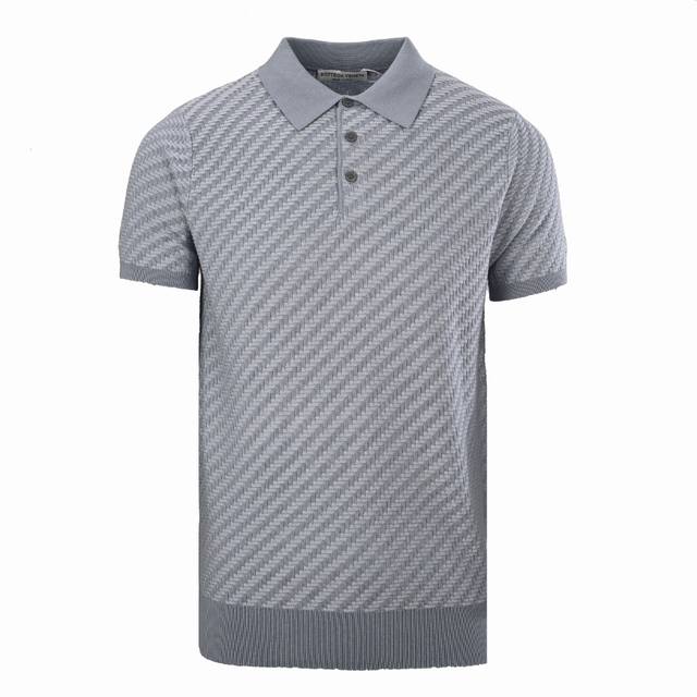 230 高版本 Bottega Veneta葆蝶家Bv 编织羊毛针织短袖polo衫原版12900购入，甄选48支羊毛混纺针织纱线，通体立体斜纹编织肌理，细腻凹凸