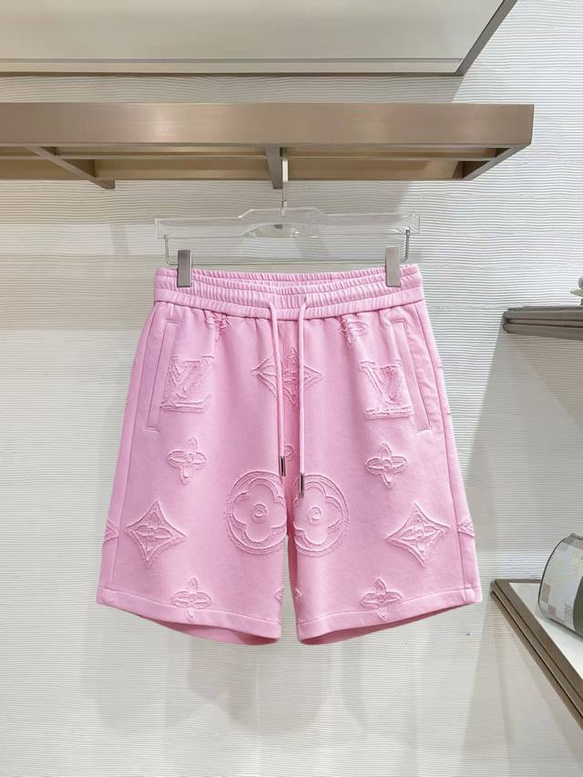 p230 Lv 2026 Summer New Men's Casual Shorts, all tags complete. Made with high-e p230 Lv 2026 Summer New Men's Casual Shorts, all tags complete. Made with high-e
