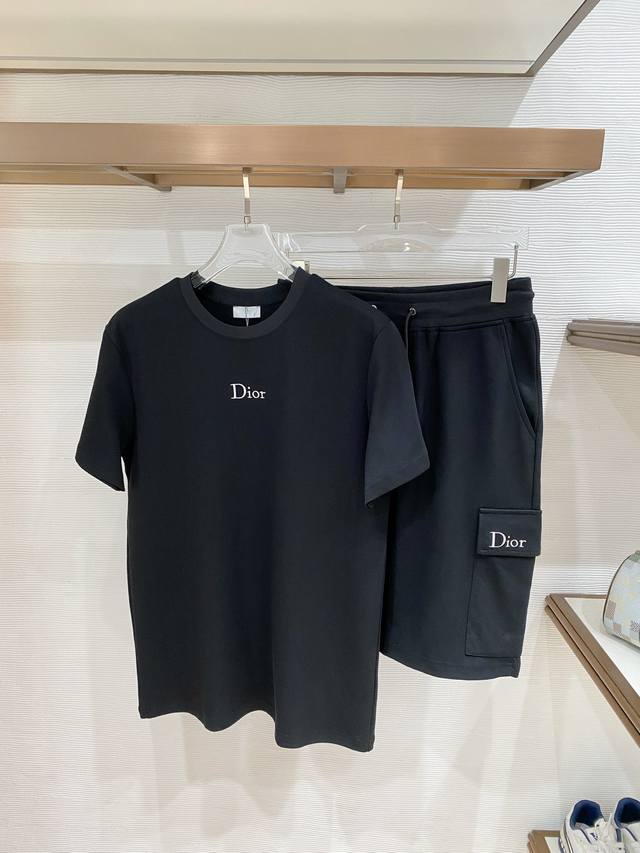 p300 迪奥、2026最新品，时尚休闲套装，顶级原版面料打造，穿着舒适，吸湿性透气性都非常良好，色牢度超高！无论内搭还是外穿都非常出彩码数M-3Xl