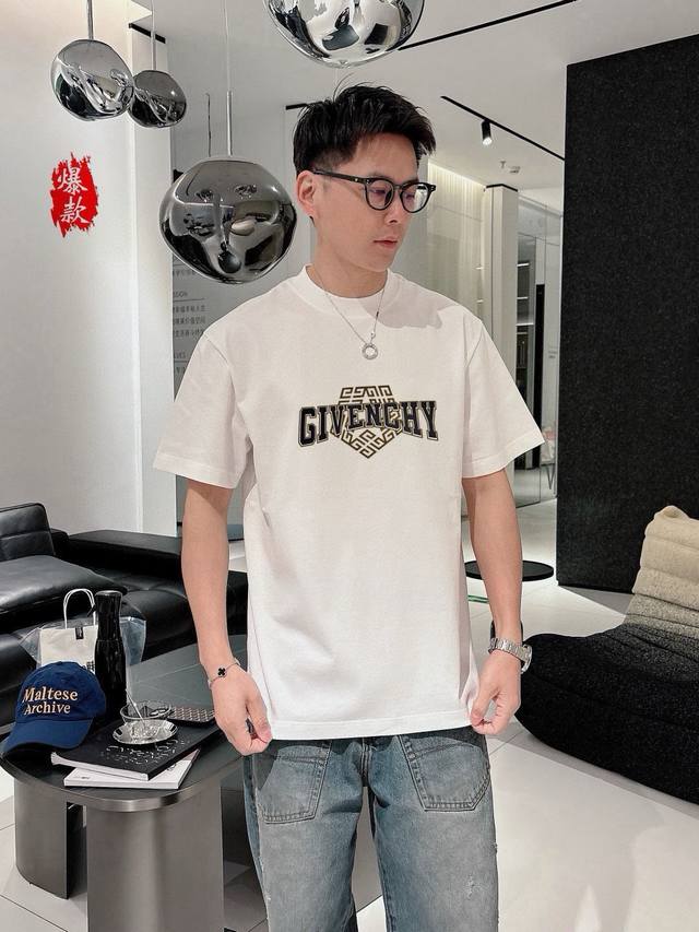 p200 Givenchy 3D Silicone Craft Spring/Summer 2020 New Fashionable Round Neck Sh
