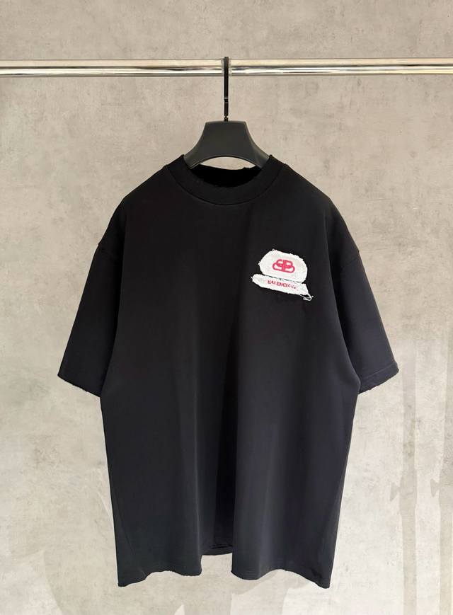 p160 严控品质 Blcg巴黎世家 25Ss刺绣短袖T恤面料采用定制定染百分百纯棉双股面料320G成衣洗水 前后幅刺绣 成衣后洗水工艺 定制五金 螺纹 辅料