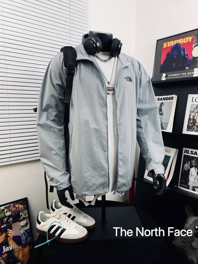 p240The North Face北面运动户外限定轻便衣春季大爆款 男女同款 简直好看到爆了 版型绝佳超极好看 必入强烈种草款 小红流量爆款 明星同款 甄选