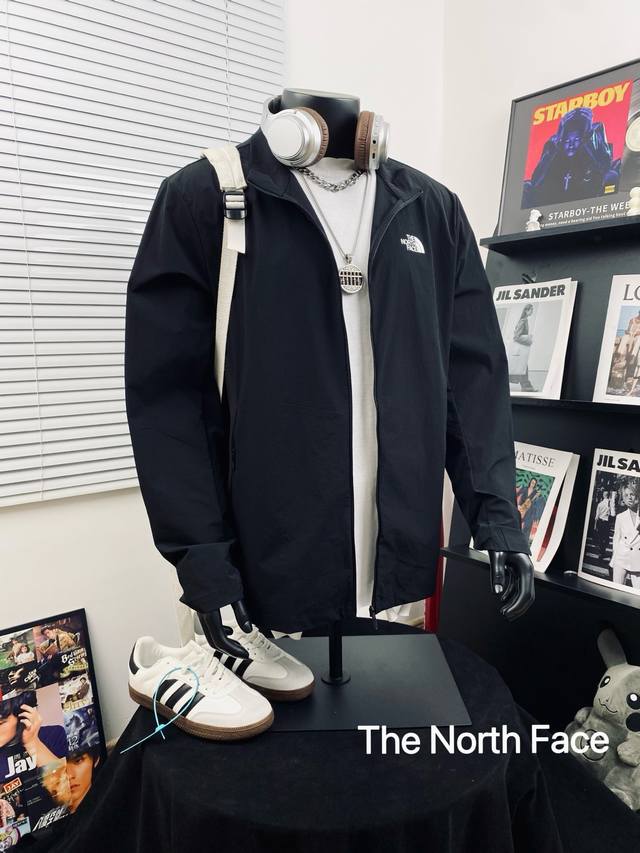 p240The North Face北面运动户外限定轻便防晒衣大爆款 男女同款 简直好看到爆了 版型绝佳超极好看 必入强烈种草款 小红流量爆款 明星同款 登山