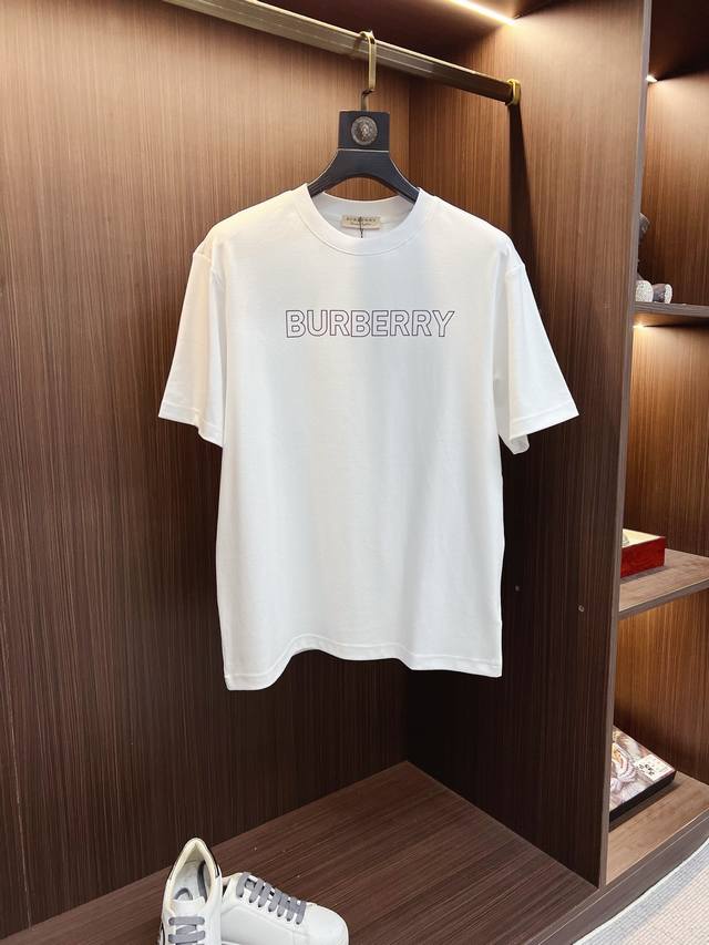 p220 Burberry 巴宝莉 2026Ss春夏最新款翻领短袖T恤出货啦！！ 2026新款T恤 高版本专用面料 高克重纯棉丝光面料 上身舒适不失挺阔 刺绣工