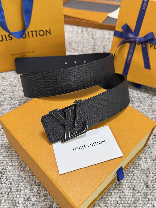 p200 Louis Vuitton LV belt, pebbled leather sole series, original factory hardwa