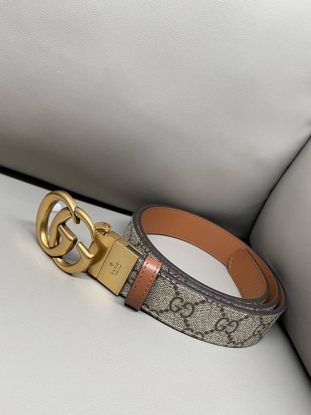 Gg Marmont Series Buckled Reversible Belt 3.0 Unisex. The Gg Marmont series is u