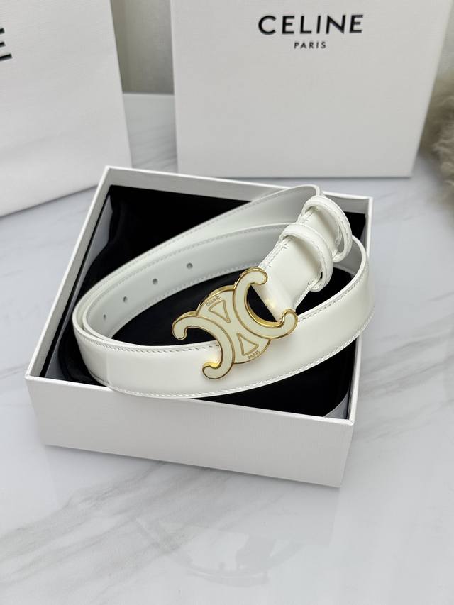 赛琳女装原单新款宽度:2.5Cm精品凯旋门铜扣，正品复刻进口精选优质头层小牛皮，全粒面小牛皮，正版烫金Logo，比拼正品无压力，看图即知皮质， p200