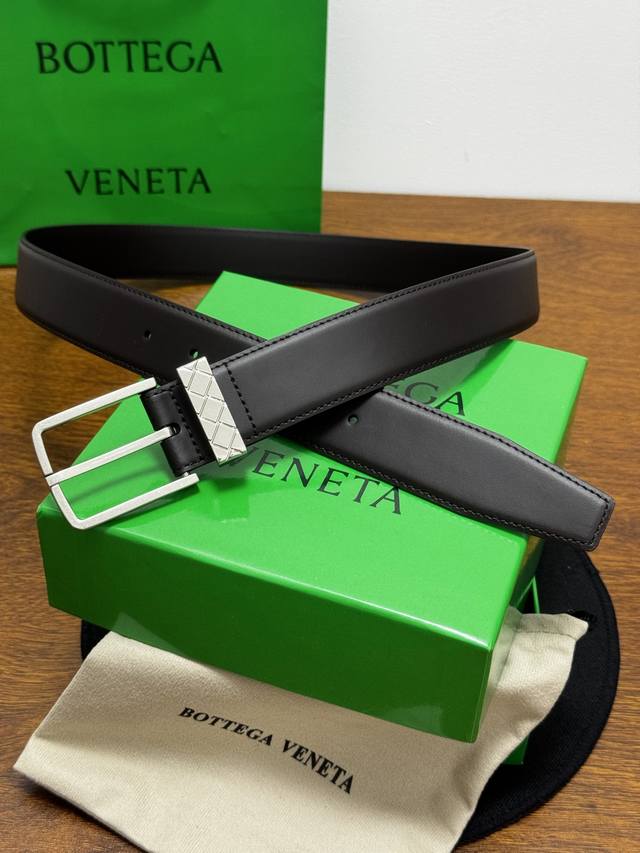 p230 Bottega Veneta 3.5cm Coffee Intreccio Loop Belt, a new handcrafted classic