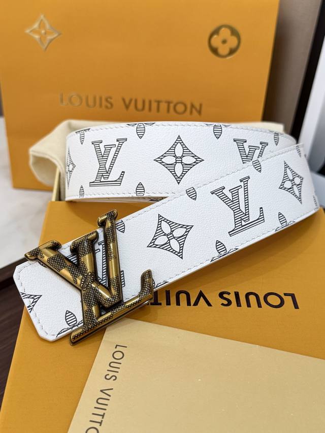 180 Original packaging + 1.0 LV white leather with all-over monogram print and g