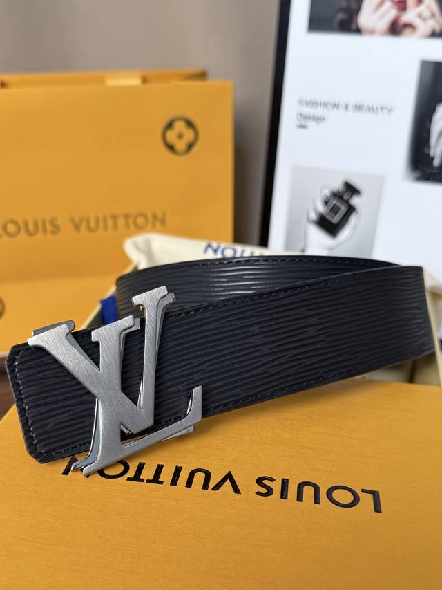 170 Original packaging + 1.0 LV black Epi leather belt with water ripple pattern
