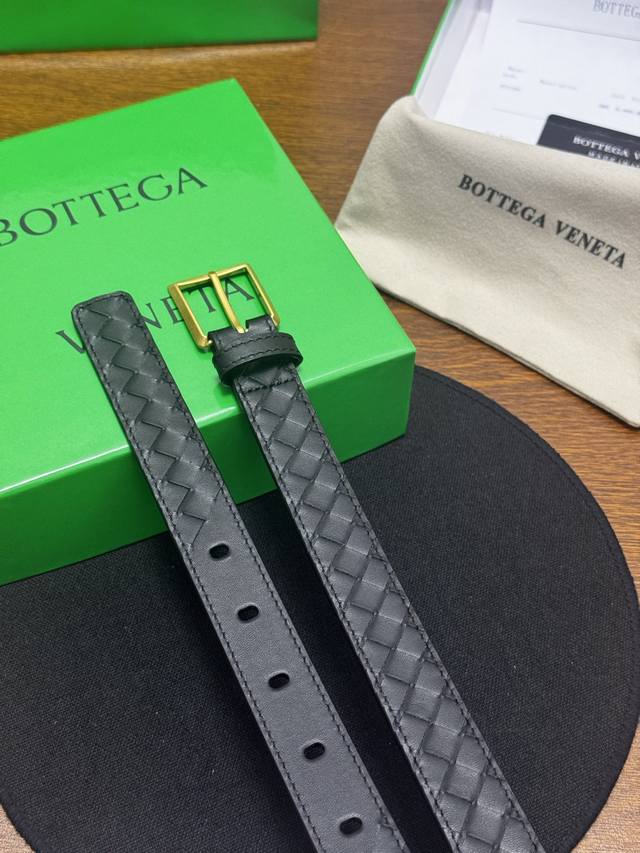 240 -- Bottega Veneta 2.5cm Black Intrecciato piccolo woven leather belt with me