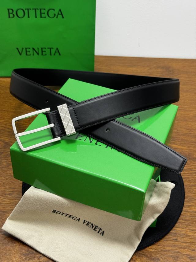 240 -- Bottega Veneta 3.5cm Black Intreccio Loop Belt, a classic handcrafted cal