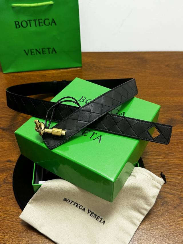 p250 Bottega Veneta 3.0Cm Color: Black Andiamo Belt Calfskin Leather Hand-woven