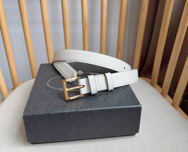 p210 Prada, the latest style from Prada boutiques. This gorgeous leather belt ex