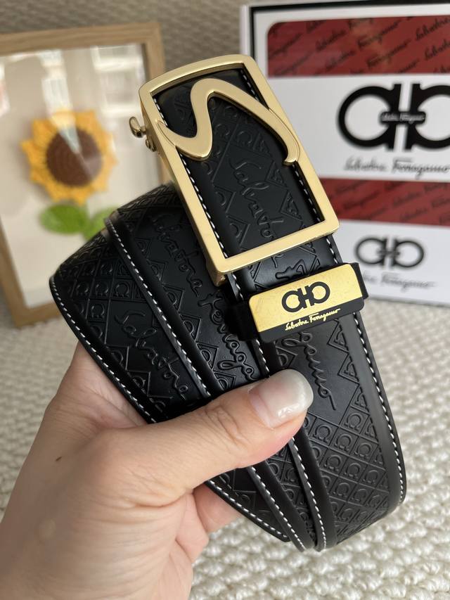 品名：菲拉格慕自动带 p210材质：原单牛皮腰带 百分百头层牛皮腰带保证真皮，24K纯钢扣，专柜原单品质、做工精细，时尚大牌，送人自用首选包装： 请认准如图专柜