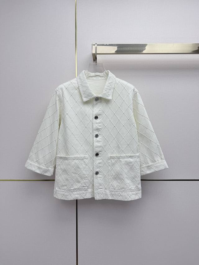 Chane* 26Ss新款格纹牛仔中袖衬衫外套 双C扣子装饰 时尚大方 两色三码Smlb808p420