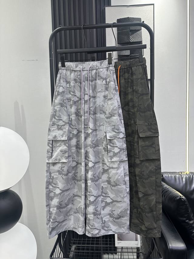 p220 Balenciaga 巴黎世家-新款经典迷彩撞色抽绳休闲裤 松紧腰设计包容性强 休闲百搭妥妥滴两色 Smlxl 77721