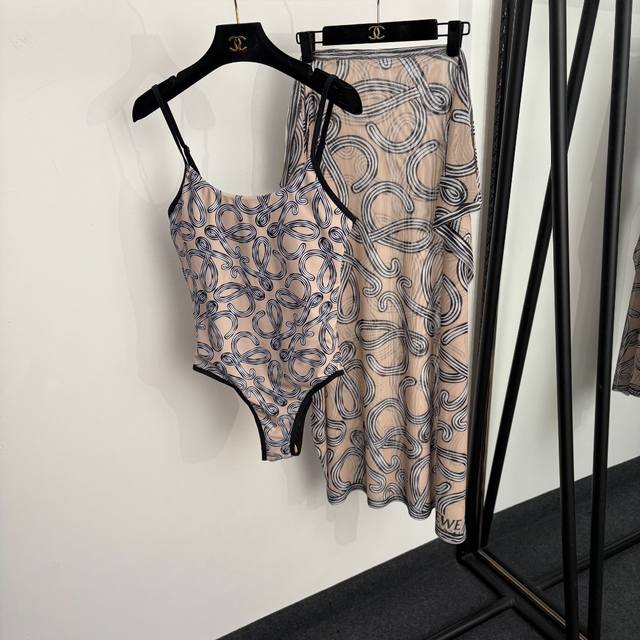 p200 Style No. 20265059 Loew* New Set, Padded Spaghetti Strap One-Piece Swimsuit