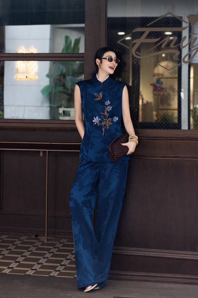 p770 New Chinese Style Suit: Sleeveless stand-collar top + loose-fitting trouser
