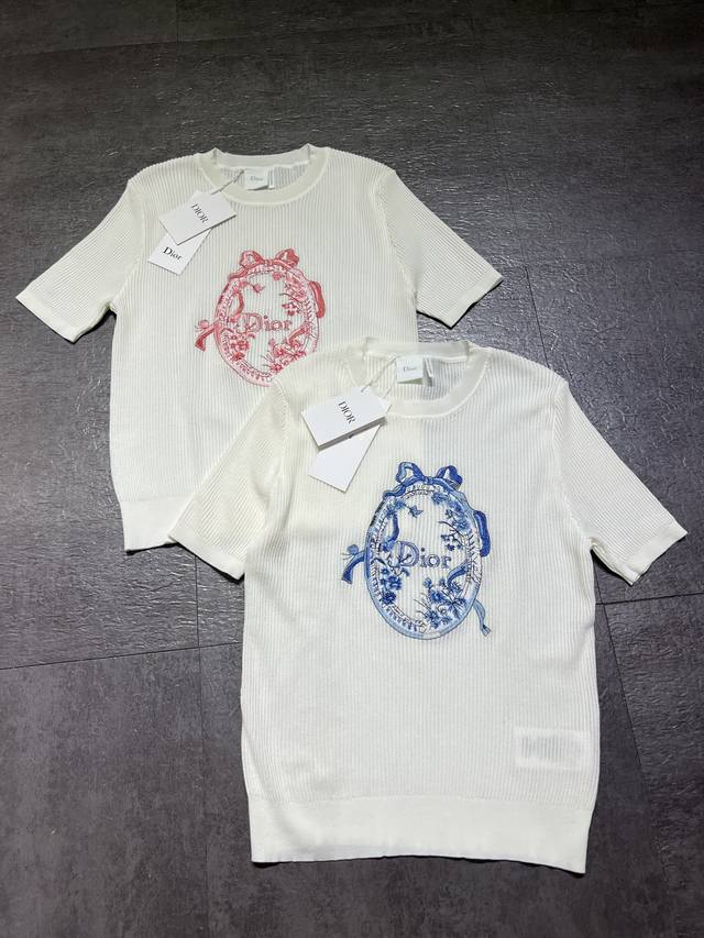 p270 原单狠货女装 配包装Dio*迪奥刺绣渔网针织上衣出货，日常通勤百搭款，精致刺绣，秋冬做西服内搭也是Yyds，档口跑量爆款，两色Sml