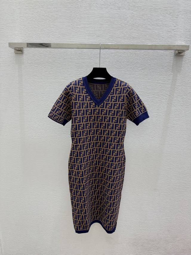 p210原单狠货女装 配包装F家 春夏新款 撞色老花字母V领针织短袖裙颜色：咖啡尺码：36.38.40
