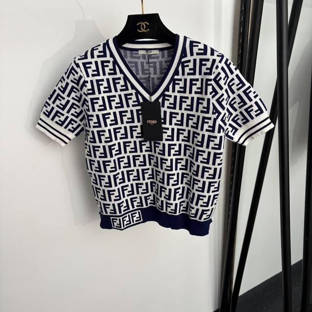 p250 Style No. 20265028 Fend* New Monogram F Jacquard V-neck Short-sleeved Knit