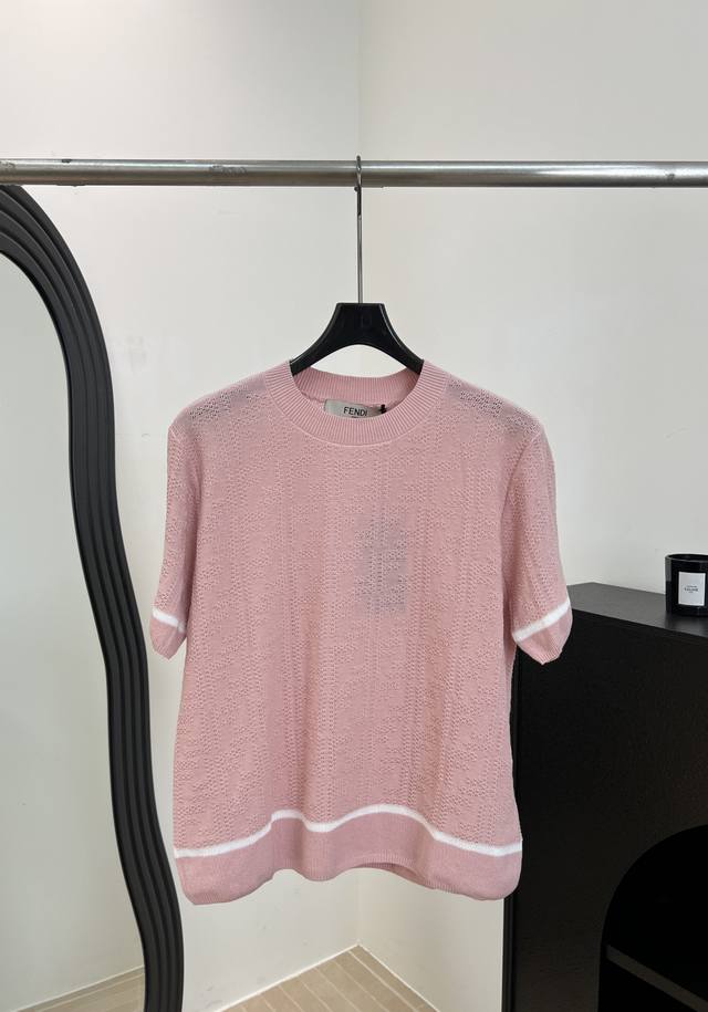 p330Fendi Spring/Summer New Jacquard Knit Short-Sleeve Top, made of 100% sheep's