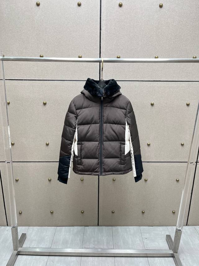 p1120毛领拼色防风羽绒滑雪服！90国家标准白鸭绒填充，可拆卸双层帽子，多功能多细节。Sml