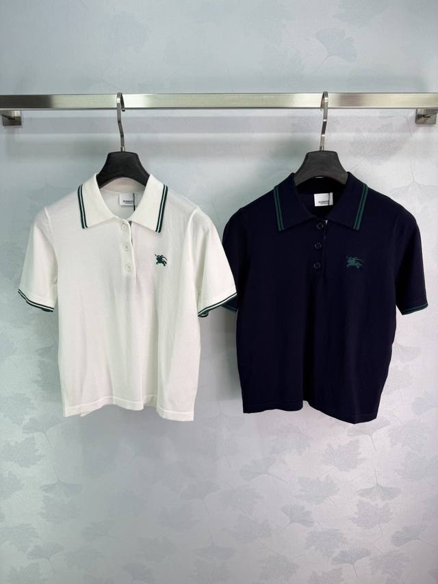p180 Bu*26 Spring/Summer New Polo Shirt. Featuring a classic British design, thi