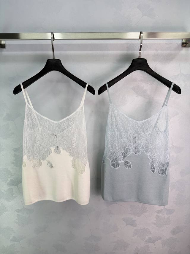 p200 Ch*26 Spring/Summer New Lace-Trimmed Camisole. The upper part features deli