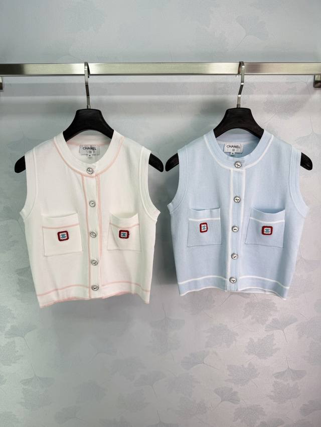 p210 Ch*26 Spring/Summer New Short-Sleeve Knitted Vest. Classic round neck + fro