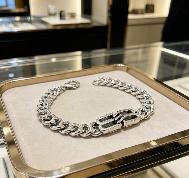p120。 原单货新品 巴黎世家 Balenciaga手链专柜一致巴黎世家手链 男士火爆款出货 设计独特 前卫 男女必备！码数18。20。22。24Cm