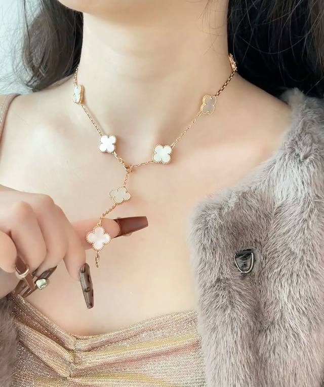p370 V金材质Vca梵克雅宝白贝母四叶草10花项链