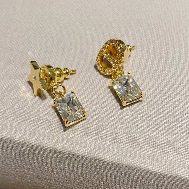 p60编号Ded0425Dor 迪奥 冰糖水晶星星Cd耳环富家小姐姐日常